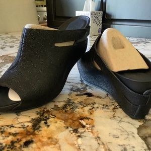 Tsubo wedge shoes